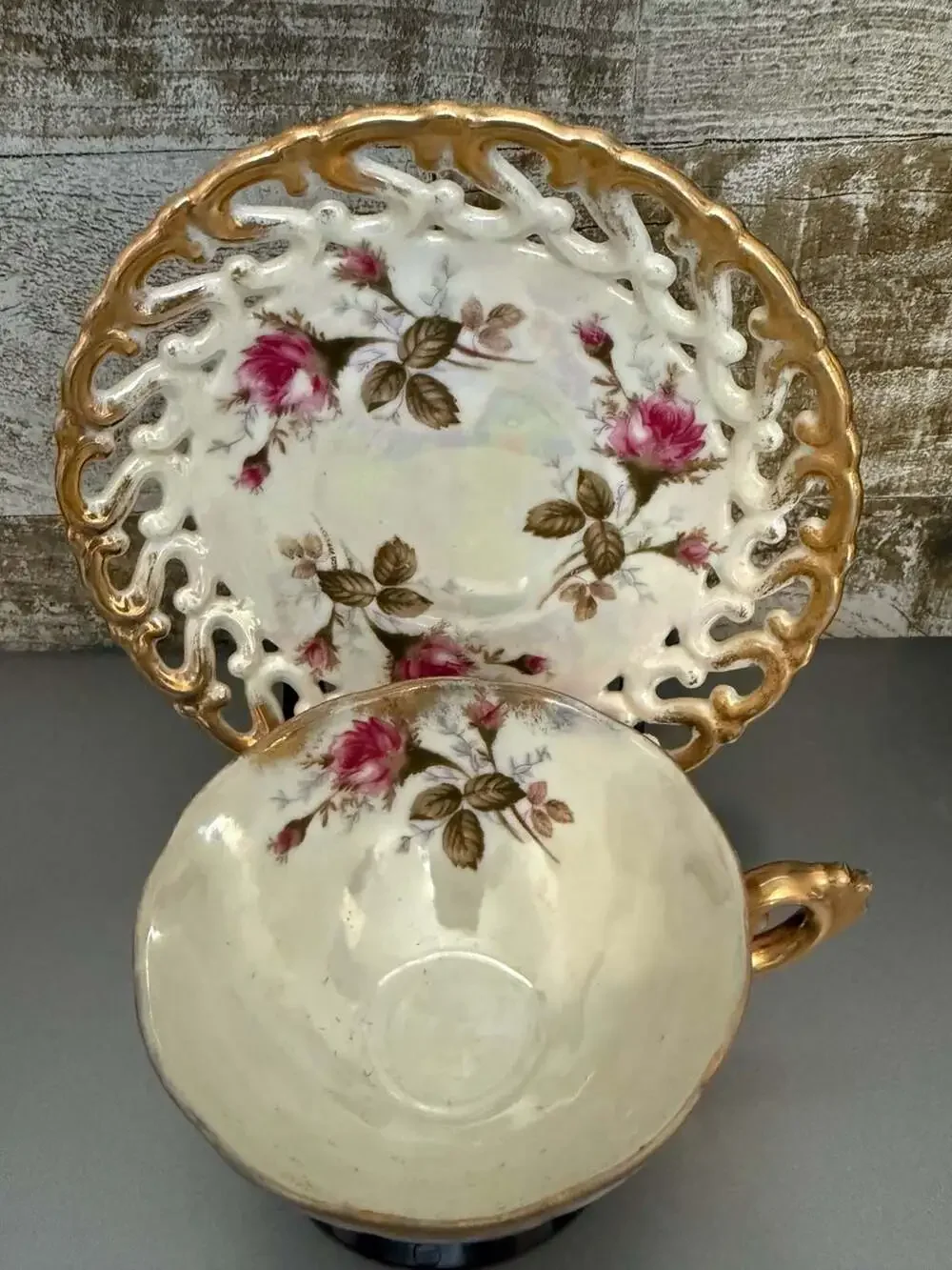 VTG Royal Sealy Fine Bone China Tea Cup & Saucer w/Roses & Gold Trim